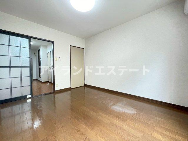 エントピア　角部屋　駅近　バストイレ別の内装