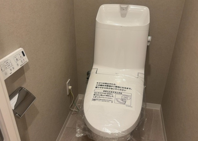 【トイレ】 | ライオンズマンション橋本第三 | トイレは大きさや形、機能、抗菌性などが異なる多種多彩なタイプが各メーカーから出ています。それぞれに良さがあるため、事前にどういったタイプのトイレがいいのかをご家庭内で決めて、内見に行くといいでしょう。