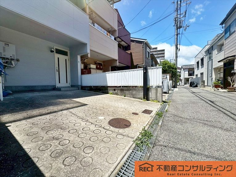 神戸市東灘区深江南町3丁目　中古戸建の駐車場