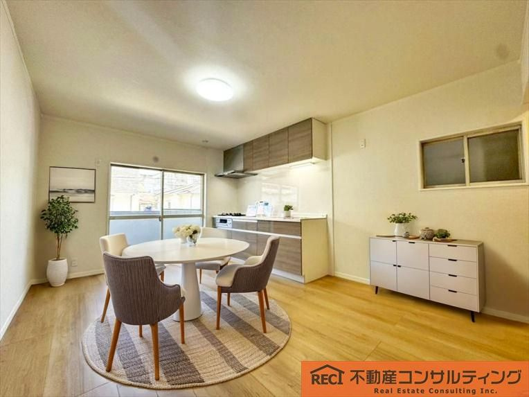神戸市東灘区深江南町3丁目　中古戸建の居間・リビング