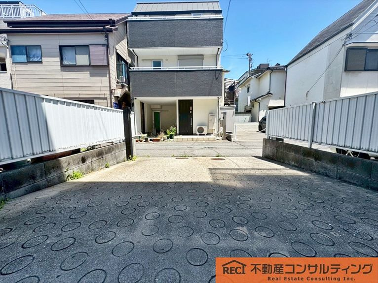 神戸市東灘区深江南町3丁目　中古戸建の駐車場