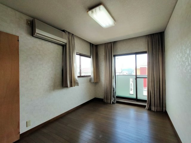 若竹台戸建ての洋室