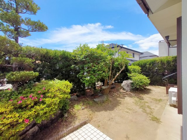 若竹台戸建ての庭