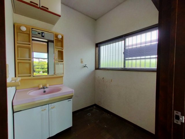 若竹台戸建ての独立洗面台