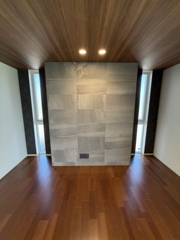 中古住宅　堀津町前谷の居間・リビング