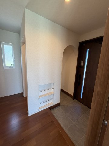 中古住宅　堀津町前谷の玄関