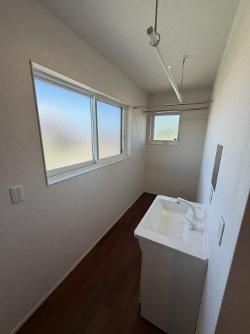 中古住宅　堀津町前谷のその他|2階物干しスペース