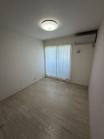 中古住宅　堀津町前谷の洋室|2階