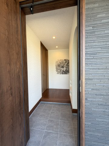 中古住宅　堀津町前谷の玄関