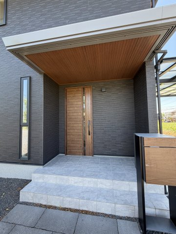 中古住宅　堀津町前谷の玄関