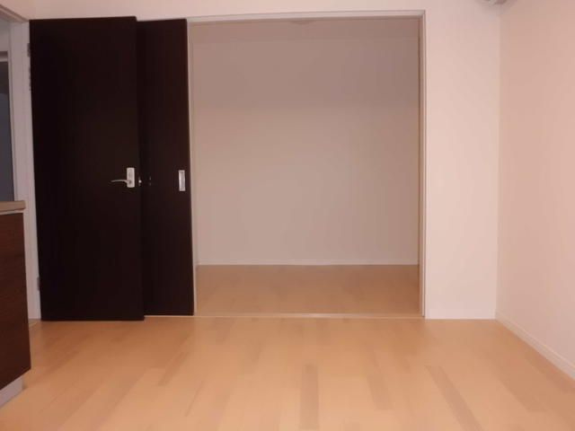 プラーナ蘇我の洋室