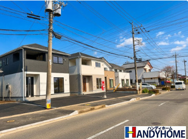 【Cradle garden】小山市東間々田 第7期の前面道路含む現地写真|〇全7邸の分譲地〇
空が広く高く感じられる、歩道分離の行き届いた伸びやかな景観♪小さなお子様との散歩も安心なゆとりある住環境です。ぜひ現地にてご体感くださいませ。お問合せお待ちしております。