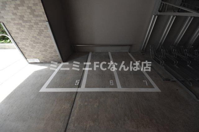 ファーストフィオーレ新町ファジスタの駐車場
