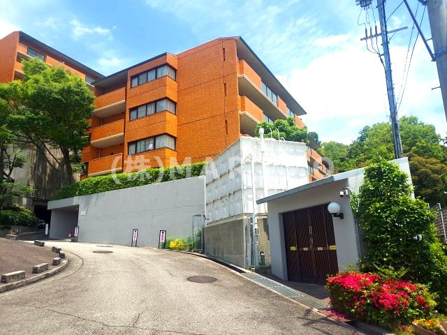 ライオンズマンション宝塚売布A棟の外観