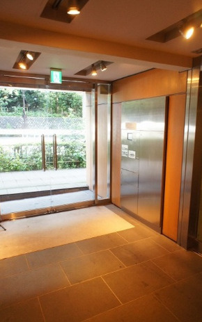 GC用賀　ペット相談　角部屋　浴室乾燥のロビー