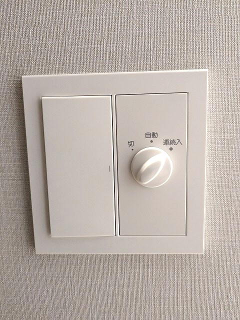Opus Residence上野元浅草の設備|人感センサー付玄関ライト