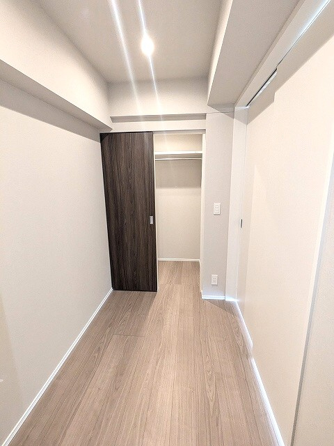 Opus Residence上野元浅草のバルコニー|3.1帖洋室、南向き向き、ダウンライト付き