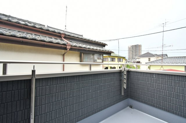 第10上尾緑丘　全3棟　A号棟のバルコニー
