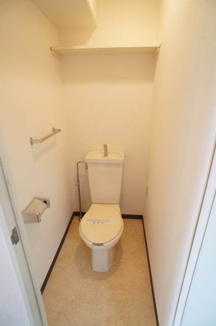 オーシャンビュー参番館のトイレ|同タイプののお部屋の画像です。現況が異なる場合がございますのでご了承ください。