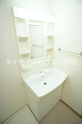 文京弐番館の洗面所|同タイプのお部屋です。現況が優先となります。