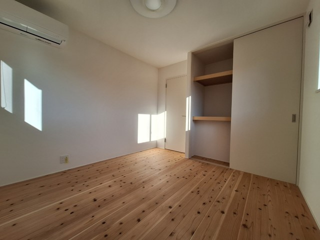 大塚町ヘーベルハウスの居間・リビング|★キレイなフローリングのお部屋です★