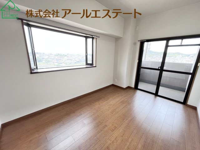 プレステージ姫路西飾磨Ⅱ　　山陽電鉄網干線「西飾磨駅」徒歩3分の洋室