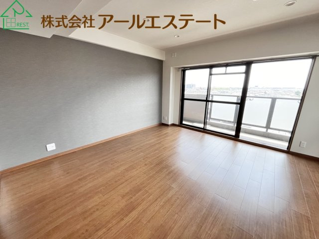 プレステージ姫路西飾磨Ⅱ　　山陽電鉄網干線「西飾磨駅」徒歩3分の居間・リビング