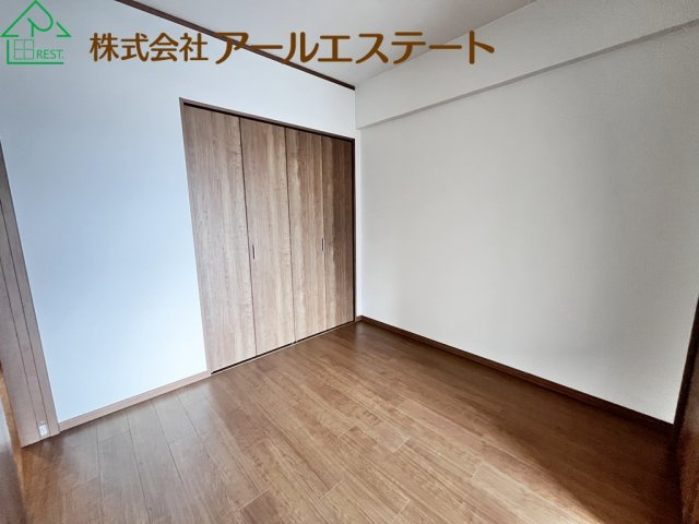 プレステージ姫路西飾磨Ⅱ　　山陽電鉄網干線「西飾磨駅」徒歩3分の洋室