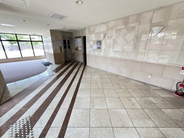 プレステージ姫路西飾磨Ⅱ　　山陽電鉄網干線「西飾磨駅」徒歩3分のエントランス