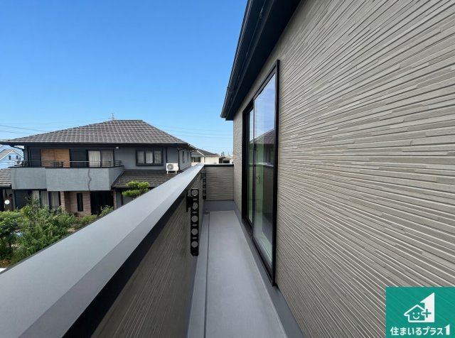 ◆泉佐野市南中安松　第1期　新築一戸建てのバルコニー|日当たりのよいバルコニー！お部屋が開放的に！