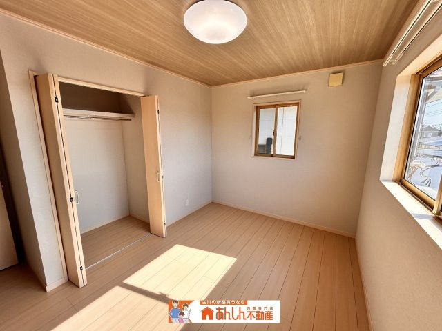 【洋室】 | ＼家 賃５～６万払うならコレ／諸経費込で月５ 万 円 台！車ローン相 談 可＆賢く暮らす家 | お子様一人ひとりに自分の部屋を♪
今の家賃並みの支払いで、家族全員がプライベート空間を持てます。