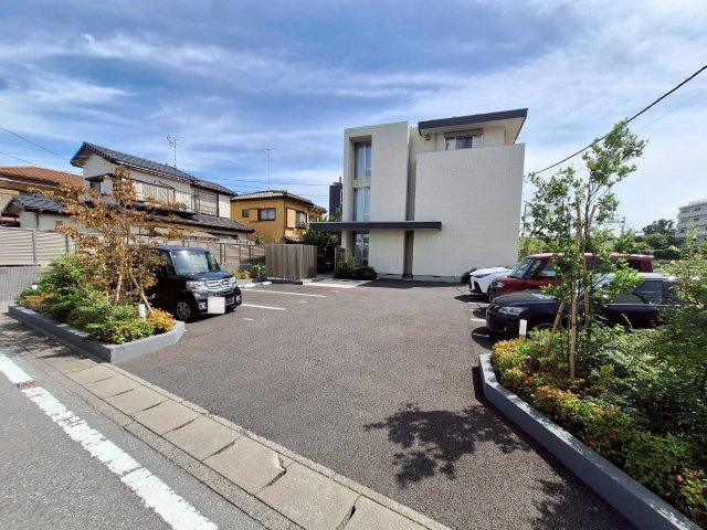 ベルジュ柏旭町の駐車場|★敷地内駐車場★