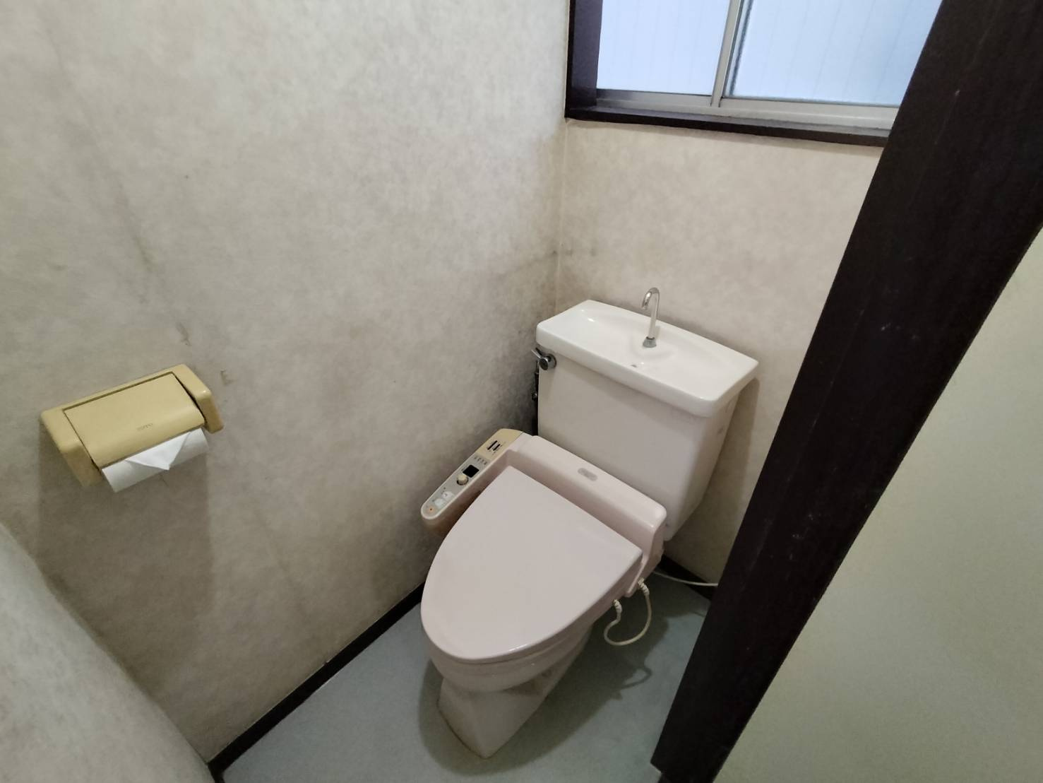 名古屋市南区港東通１丁目2棟バルク売り戸建てのトイレ|落ち着いた色調のトイレです