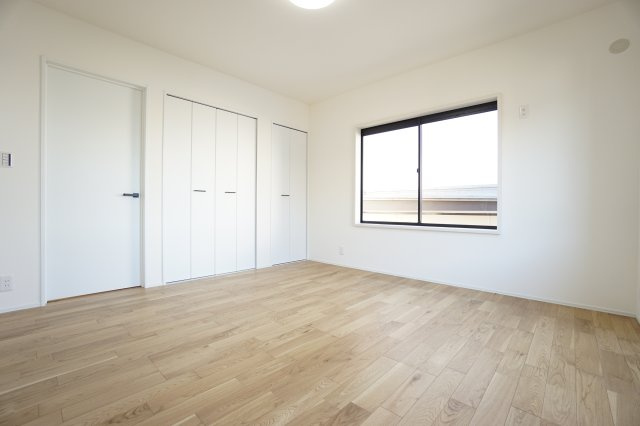 「リノベ」×「ミサワ施工」長久手市丁子田戸建の洋室|明るい洋室です