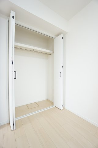 藤和シティコープ長久手の収納|枕棚、ハンガーパイプも新品取り付け！全室建具も交換済みです♪