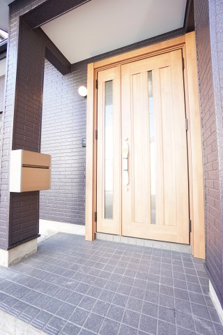 東海市荒尾町下畑（戸建）の玄関