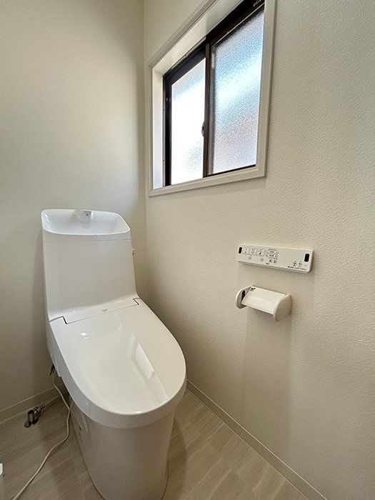 高松市国分寺町新名　リノベ住宅のトイレ|シンプルで使いやすいトイレです