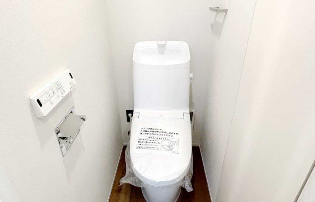 アトリオフラッツ三軒茶屋North　フリーレント　礼金０　築浅のトイレ