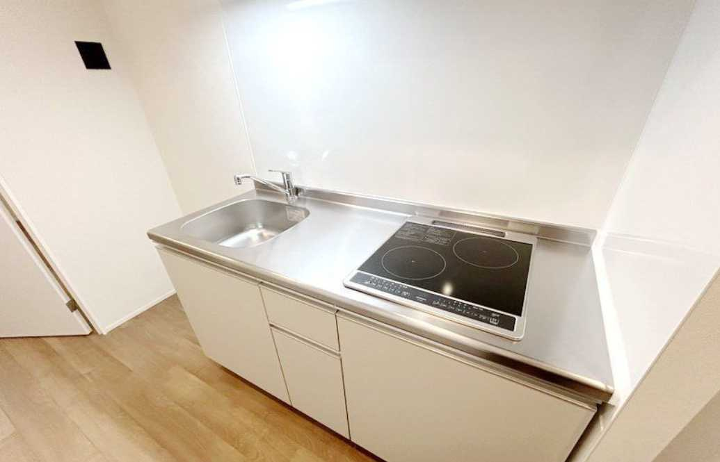 アトリオフラッツ三軒茶屋North　フリーレント　礼金０　築浅のキッチン