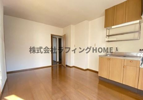 久留米市西町のアパートの居間・リビング