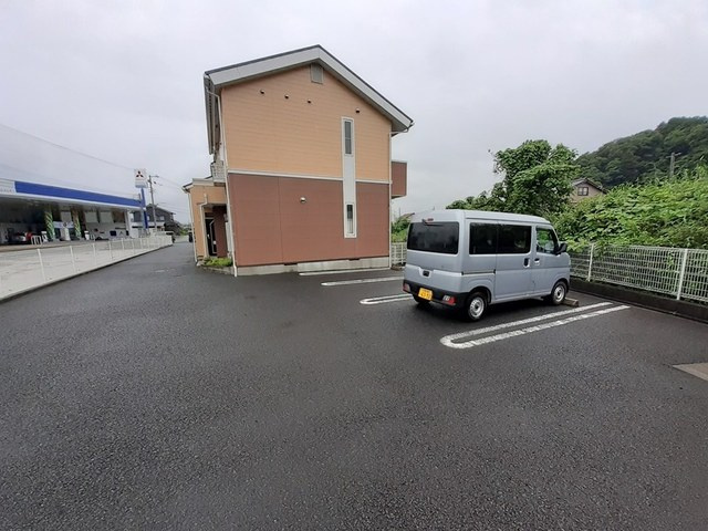 ラーピハイツⅡの駐車場|敷地内駐車場になります★
