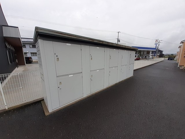 ラーピハイツⅡのその他共用部分|冬用タイヤの収納もOKです◎