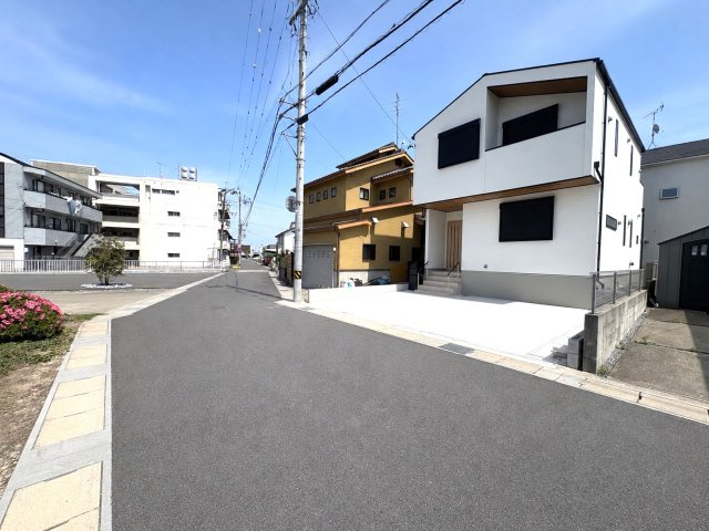 新築戸建　岐阜市六条東Ⅱ　全1区画分譲の前面道路含む現地写真|「現地（2026年5月25日）撮影」　
■前面道路　
■ヤマダ不動産　株式会社リライフ