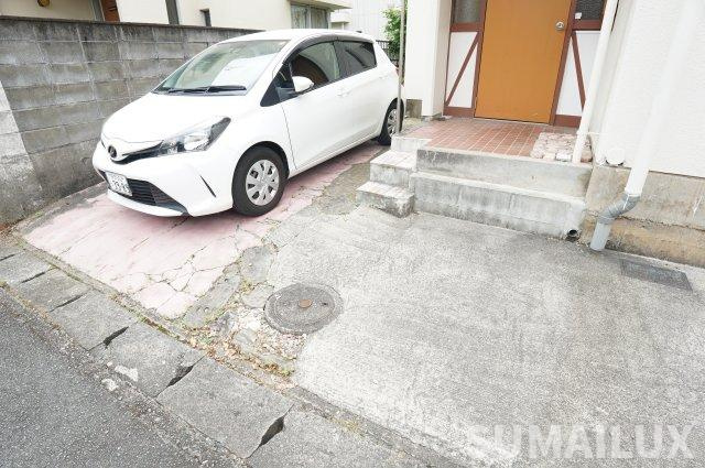 熊本市北区武蔵ヶ丘４丁目戸建の駐車場