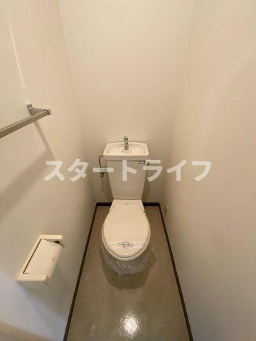 大阪市淀川区東三国４丁目の賃貸マンションのトイレ