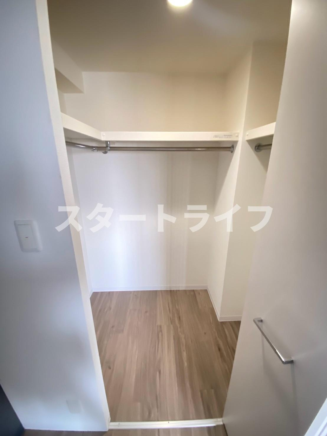 大阪市淀川区木川西１丁目の賃貸マンションの収納