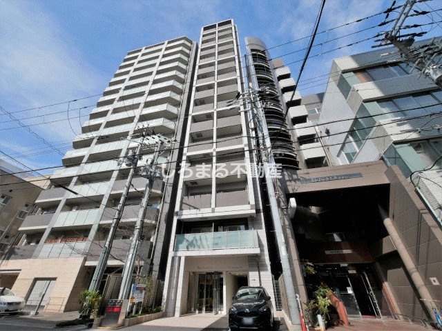 ラクラス堺筋本町の外観