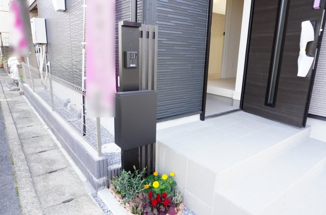 越谷市宮本町2丁目 新築分譲住宅 全2棟 1号棟の設備|インターホン機能付き門柱