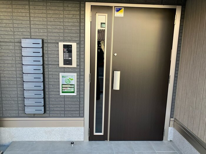 グリーンビレッジ西条町のエントランス