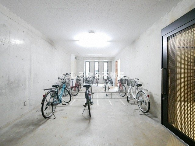 アーバンステージ安堂寺Ⅱの駐車場